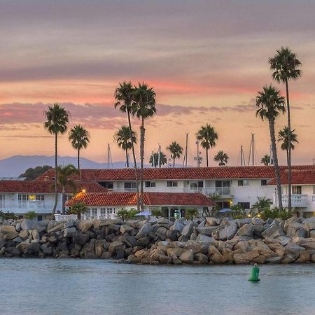 Oceanside Marina Suites - A Waterfront Hotel Exteriör bild