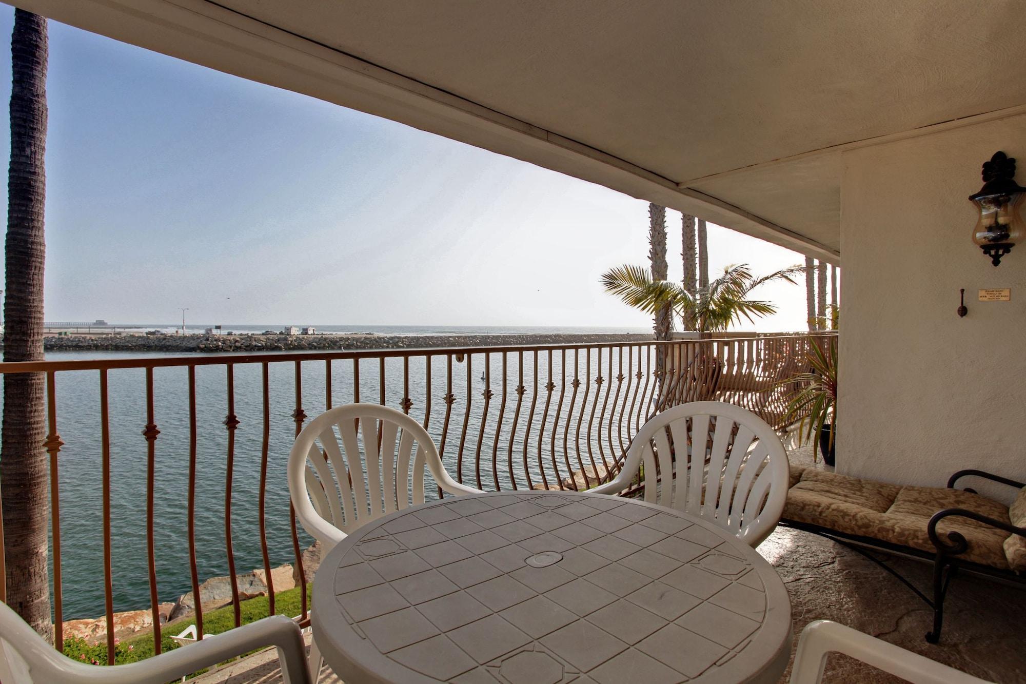Oceanside Marina Suites - A Waterfront Hotel Exteriör bild