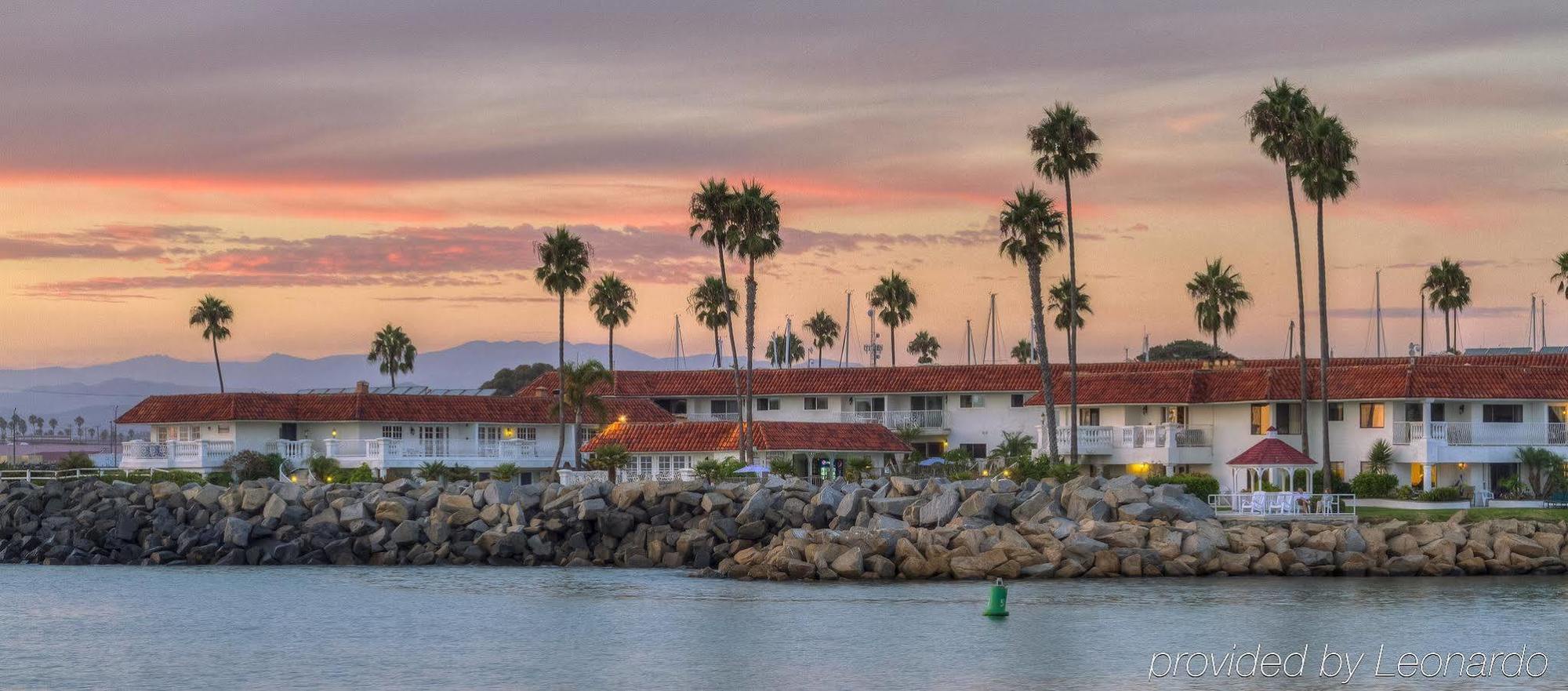 Oceanside Marina Suites - A Waterfront Hotel Exteriör bild