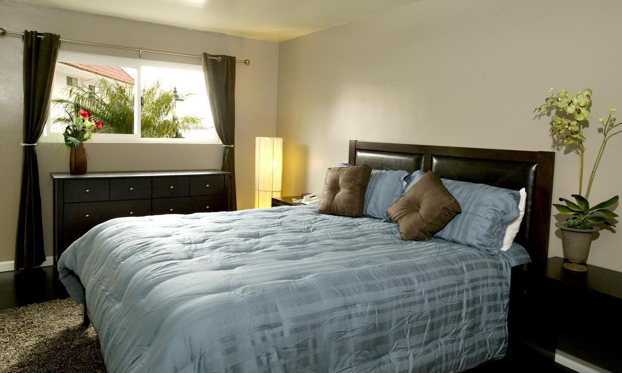 Oceanside Marina Suites - A Waterfront Hotel Exteriör bild