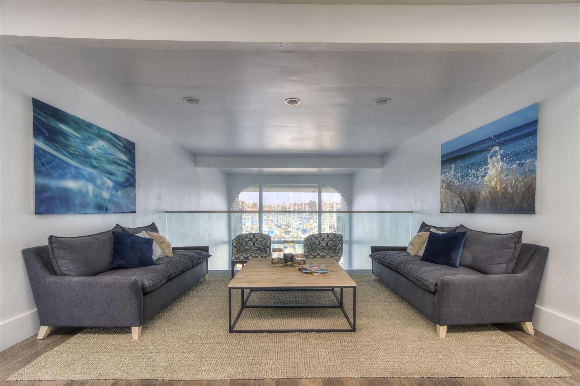 Oceanside Marina Suites - A Waterfront Hotel Exteriör bild