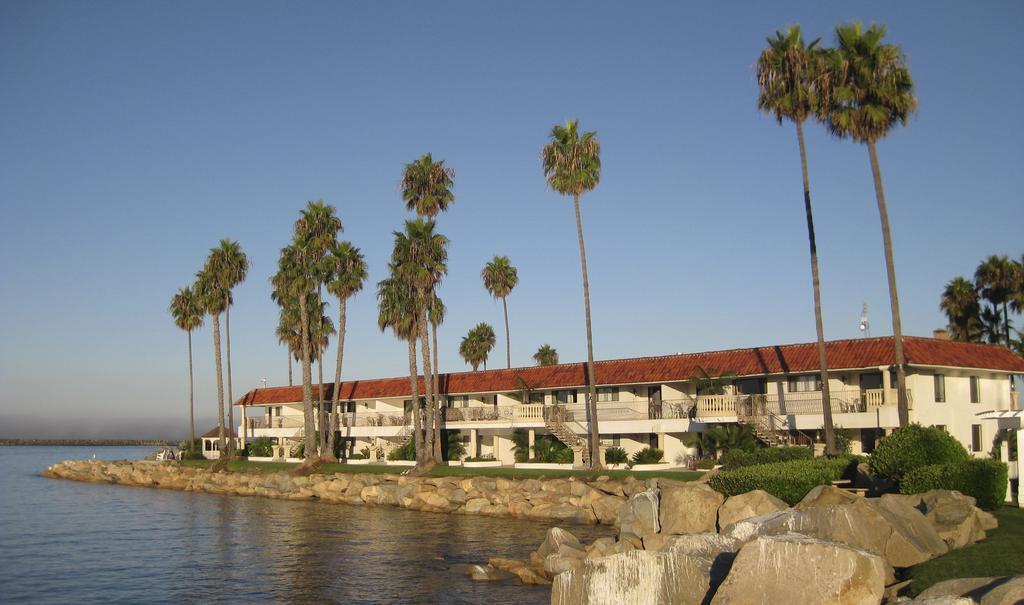 Oceanside Marina Suites - A Waterfront Hotel Exteriör bild